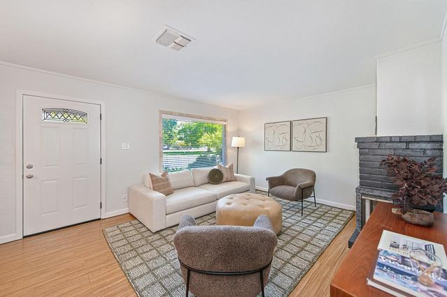 5808 21st Ave, Sacramento, CA 95820