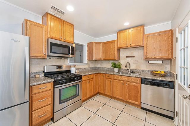 5808 21st Ave, Sacramento, CA 95820