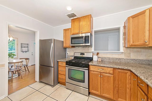 5808 21st Ave, Sacramento, CA 95820