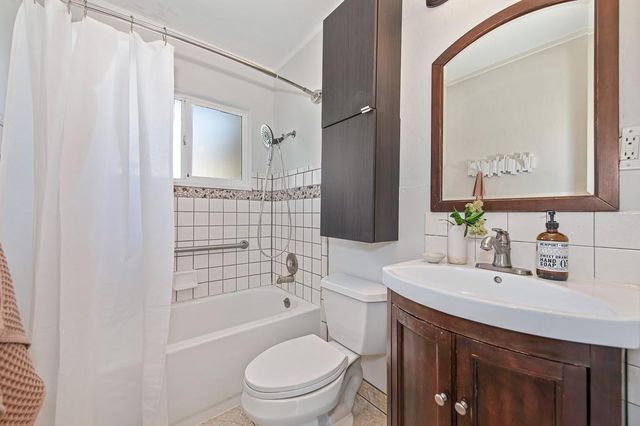 5808 21st Ave, Sacramento, CA 95820