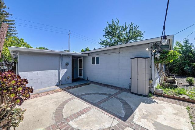 5808 21st Ave, Sacramento, CA 95820