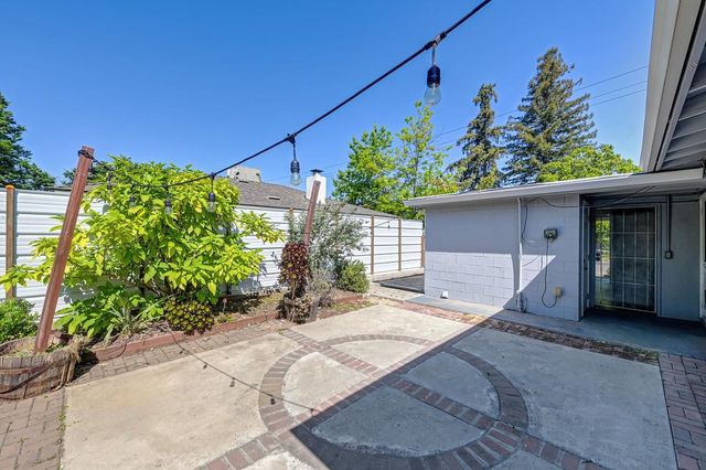 5808 21st Ave, Sacramento, CA 95820