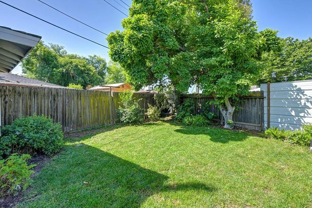 5808 21st Ave, Sacramento, CA 95820