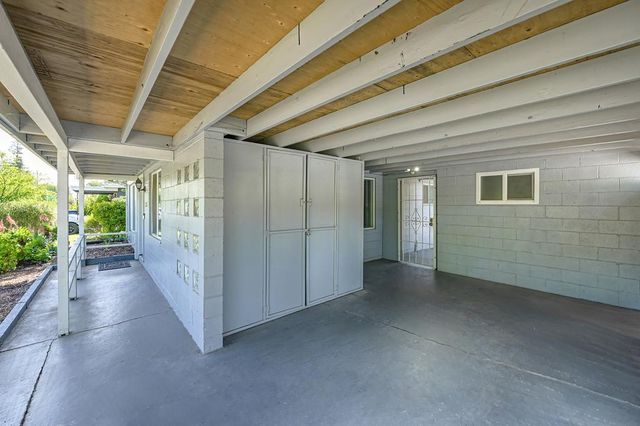 5808 21st Ave, Sacramento, CA 95820