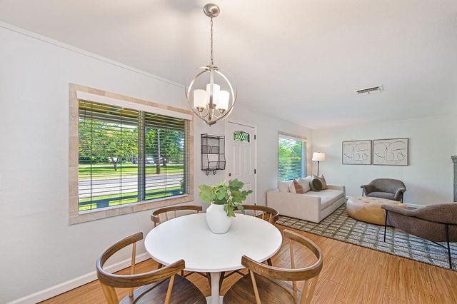 5808 21st Ave, Sacramento, CA 95820