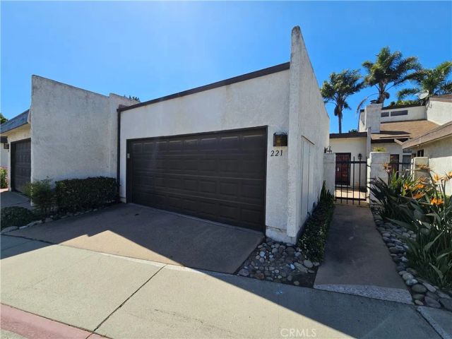 221 Marquis Place, Santa Maria, CA 93454