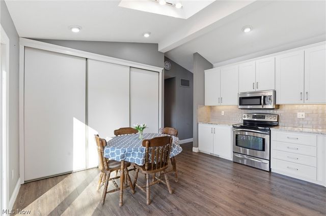 32933 Woodspring Circle, North Ridgeville, OH 44039