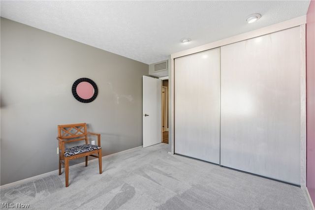 32933 Woodspring Circle, North Ridgeville, OH 44039