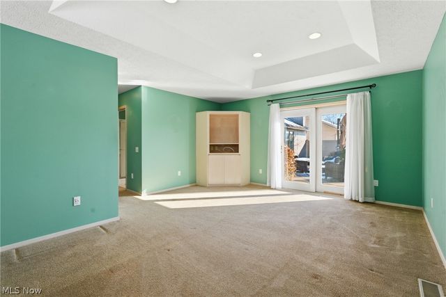 32933 Woodspring Circle, North Ridgeville, OH 44039