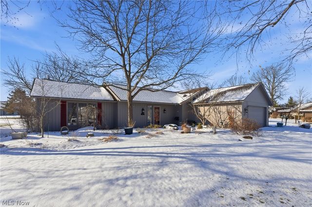 32933 Woodspring Circle, North Ridgeville, OH 44039