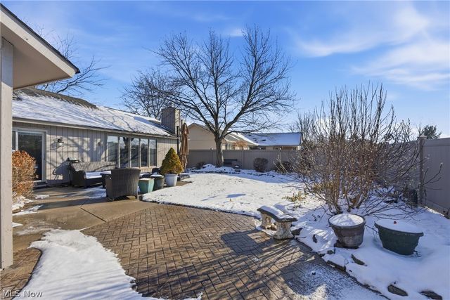 32933 Woodspring Circle, North Ridgeville, OH 44039