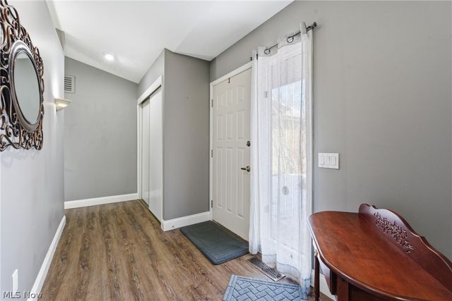 32933 Woodspring Circle, North Ridgeville, OH 44039