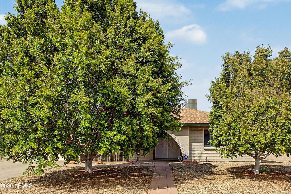 3944 W REDFIELD Road, Phoenix, AZ 85053 — exterior