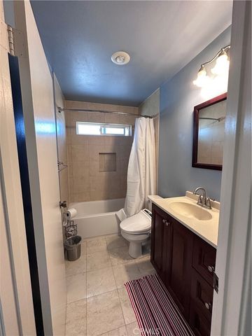 586 Diamond Court, Upland, CA 91786