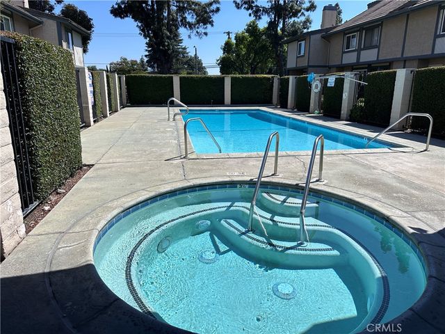 586 Diamond Court, Upland, CA 91786