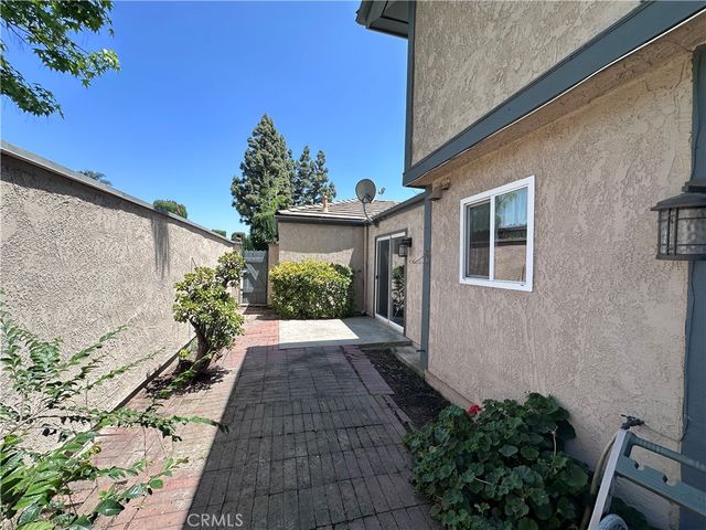 586 Diamond Court, Upland, CA 91786