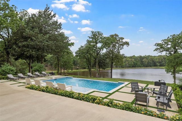 18404 County Road 264, Oakwood, TX 75855