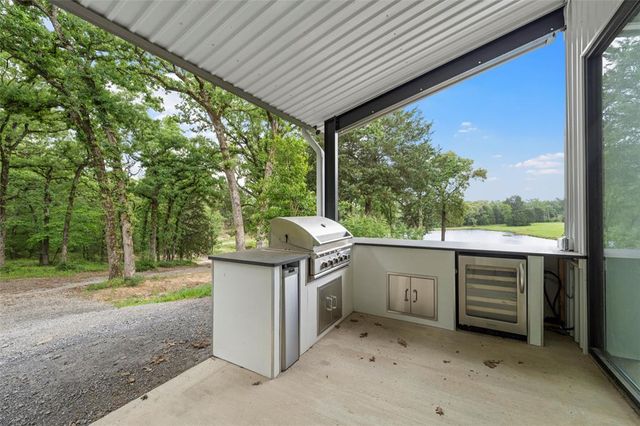 18404 County Road 264, Oakwood, TX 75855