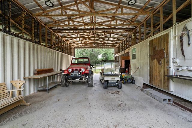 18404 County Road 264, Oakwood, TX 75855