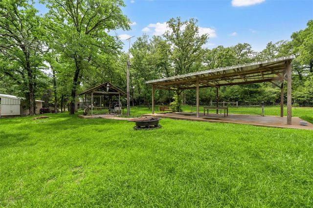 18404 County Road 264, Oakwood, TX 75855