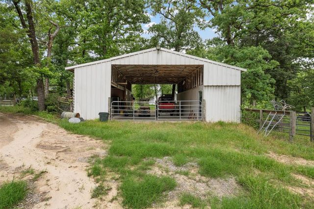 18404 County Road 264, Oakwood, TX 75855