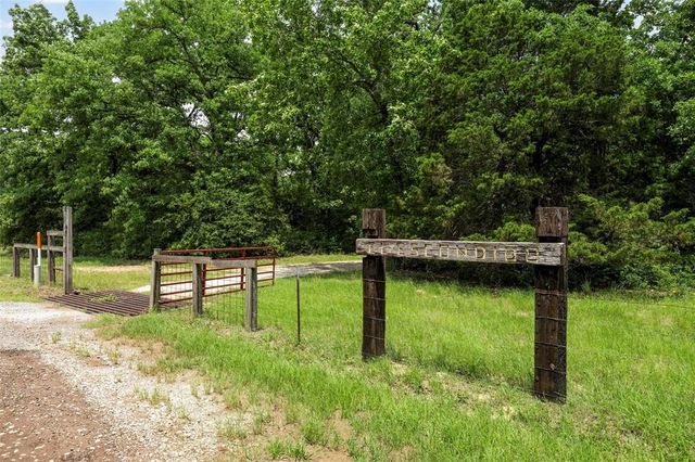 18404 County Road 264, Oakwood, TX 75855