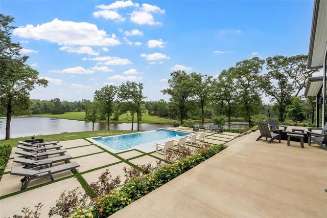 18404 County Road 264, Oakwood, TX 75855