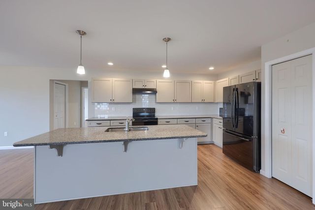 943 SNAPDRAGON CT, Lebanon, PA 17046