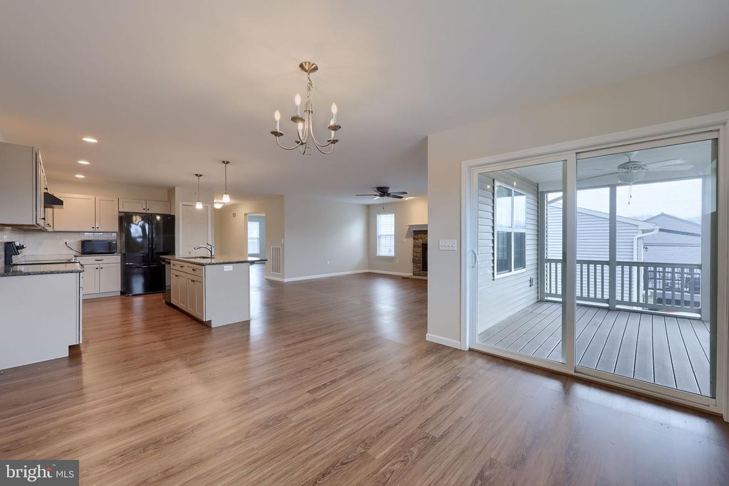 Image 14 of property listing at 943 SNAPDRAGON CT, Lebanon, PA 17046