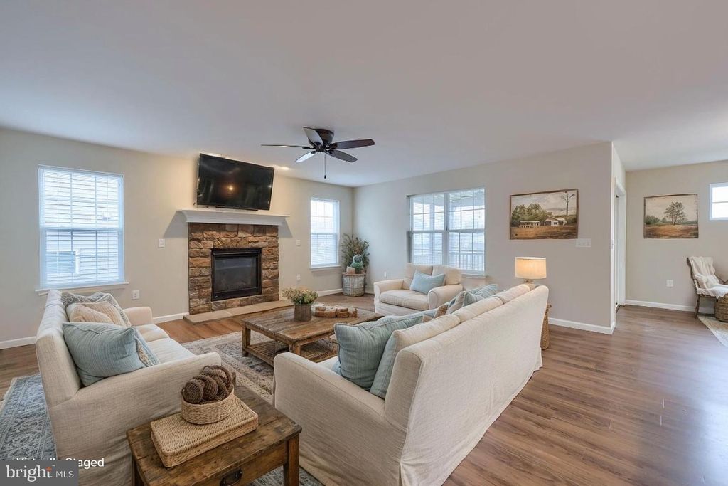 Image 19 of property listing at 943 SNAPDRAGON CT, Lebanon, PA 17046