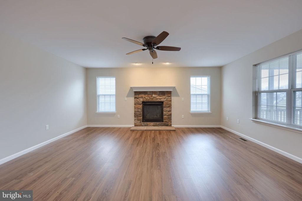 Image 20 of property listing at 943 SNAPDRAGON CT, Lebanon, PA 17046