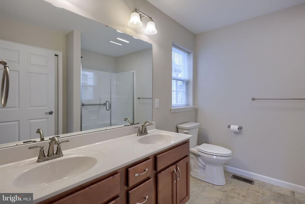 Image 30 of property listing at 943 SNAPDRAGON CT, Lebanon, PA 17046