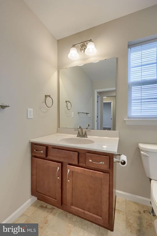 Image 38 of property listing at 943 SNAPDRAGON CT, Lebanon, PA 17046