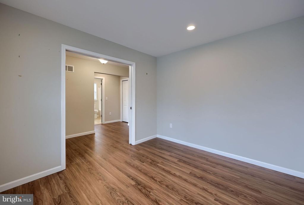 Image 40 of property listing at 943 SNAPDRAGON CT, Lebanon, PA 17046