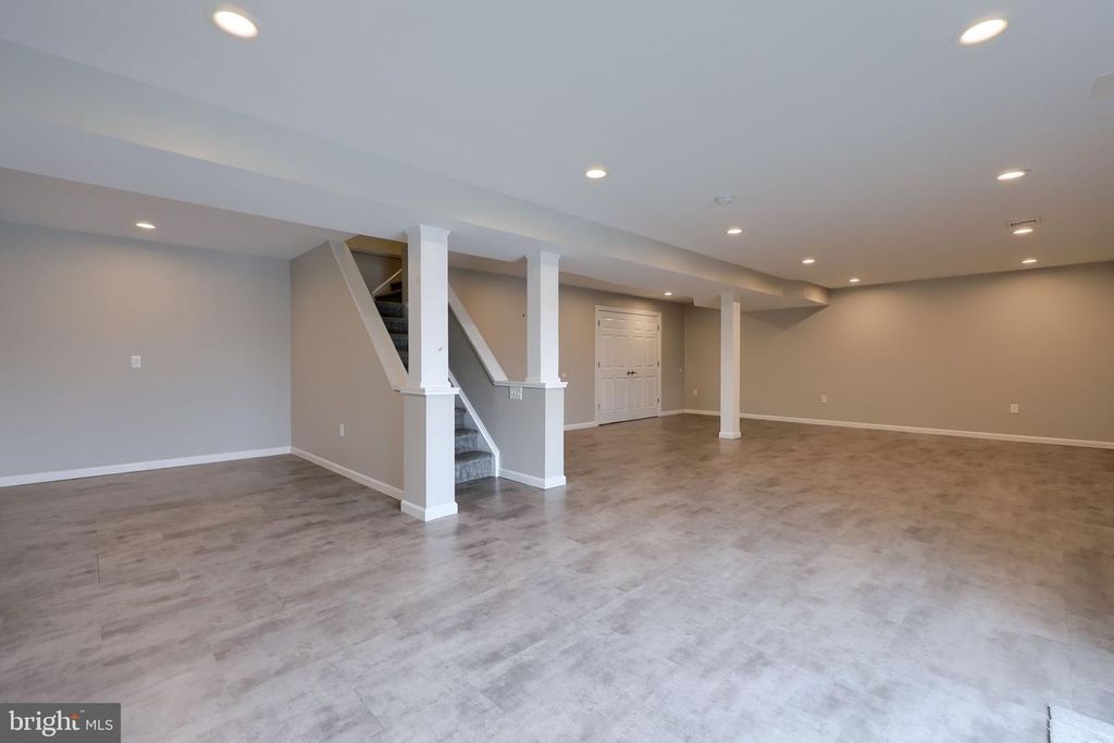 Image 41 of property listing at 943 SNAPDRAGON CT, Lebanon, PA 17046