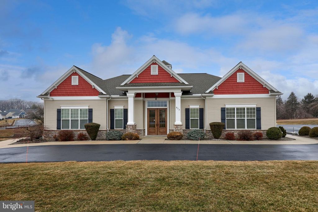 Image 61 of property listing at 943 SNAPDRAGON CT, Lebanon, PA 17046