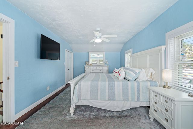 129 S Wild Olive Avenue, Daytona Beach, FL 32118