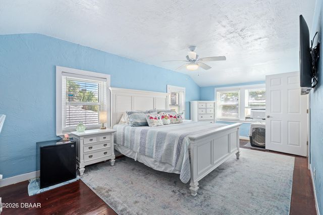 129 S Wild Olive Avenue, Daytona Beach, FL 32118