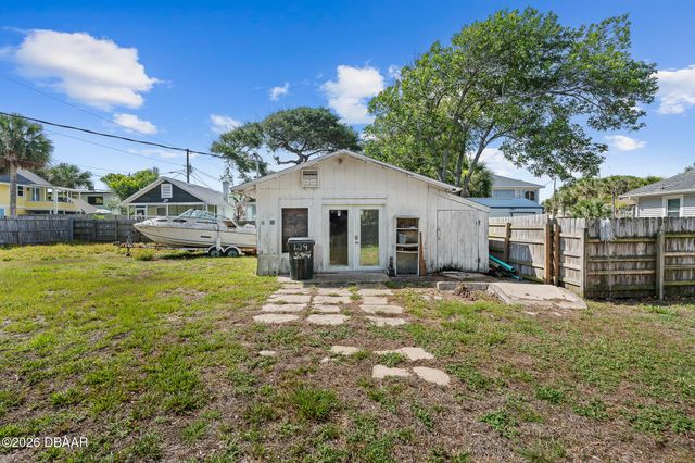 129 S Wild Olive Avenue, Daytona Beach, FL 32118