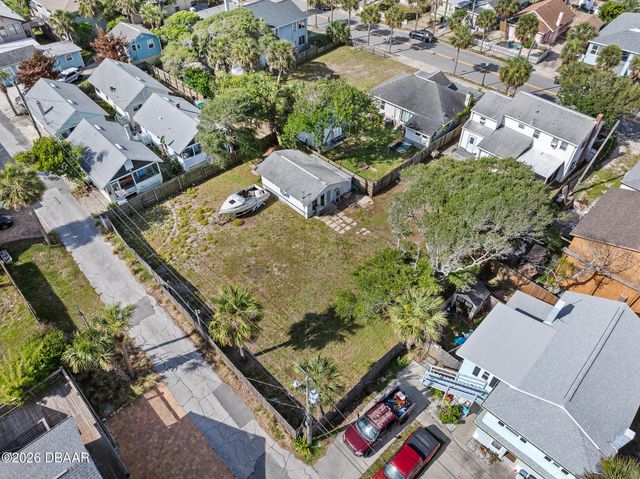 129 S Wild Olive Avenue, Daytona Beach, FL 32118
