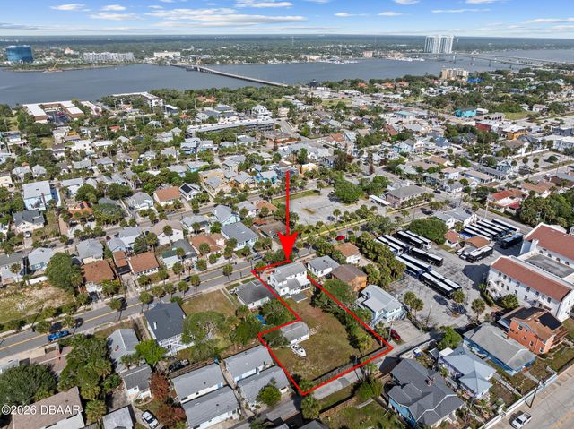 129 S Wild Olive Avenue, Daytona Beach, FL 32118