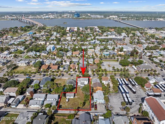 129 S Wild Olive Avenue, Daytona Beach, FL 32118