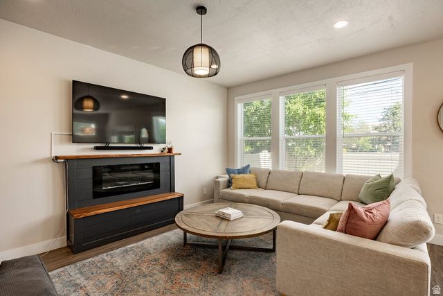 1323 E WEYBURN LN, Holladay, UT 84117