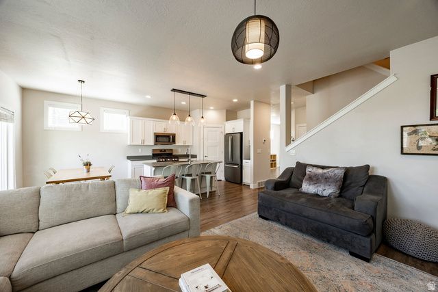 1323 E WEYBURN LN, Holladay, UT 84117
