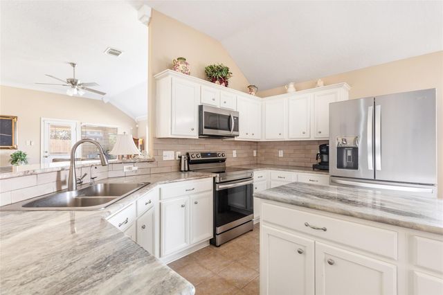 7006 Garnet Hill Lane, Humble, TX 77346