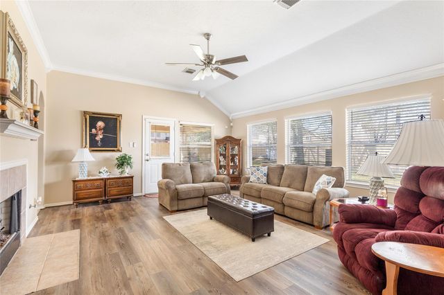 7006 Garnet Hill Lane, Humble, TX 77346