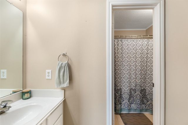 7006 Garnet Hill Lane, Humble, TX 77346