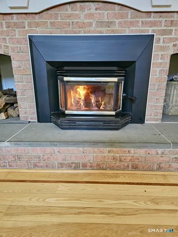 455 Chesterfield Road, Montville, CT 06370