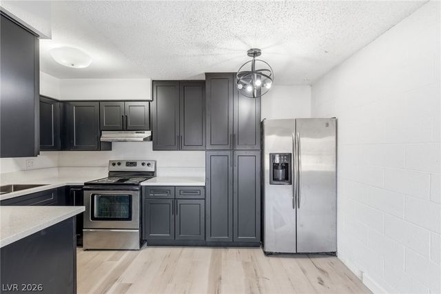 615 South Royal Crest Circle 13, Las Vegas, NV 89169