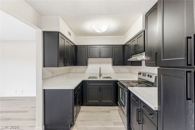 615 South Royal Crest Circle 13, Las Vegas, NV 89169